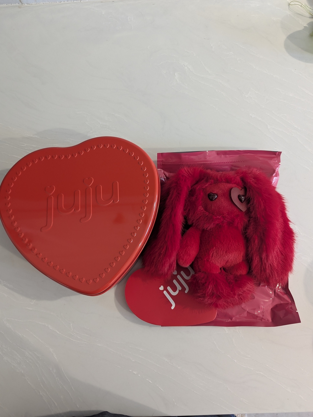 CJ Hendry Valentines Day Juju Plush Heart Keychain Set in Red NWT